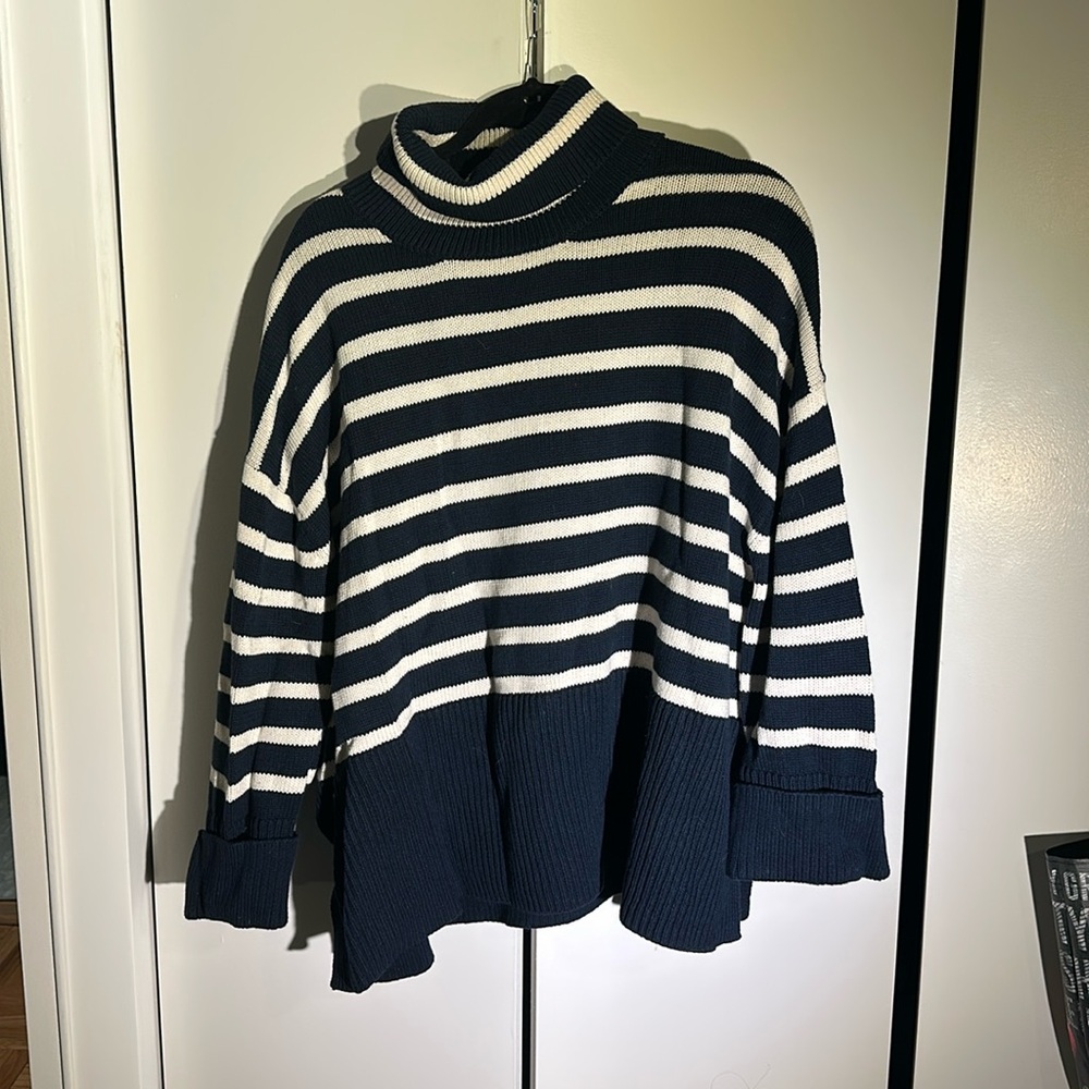 Gap 24/7 Split-Hem Turtleneck Sweater